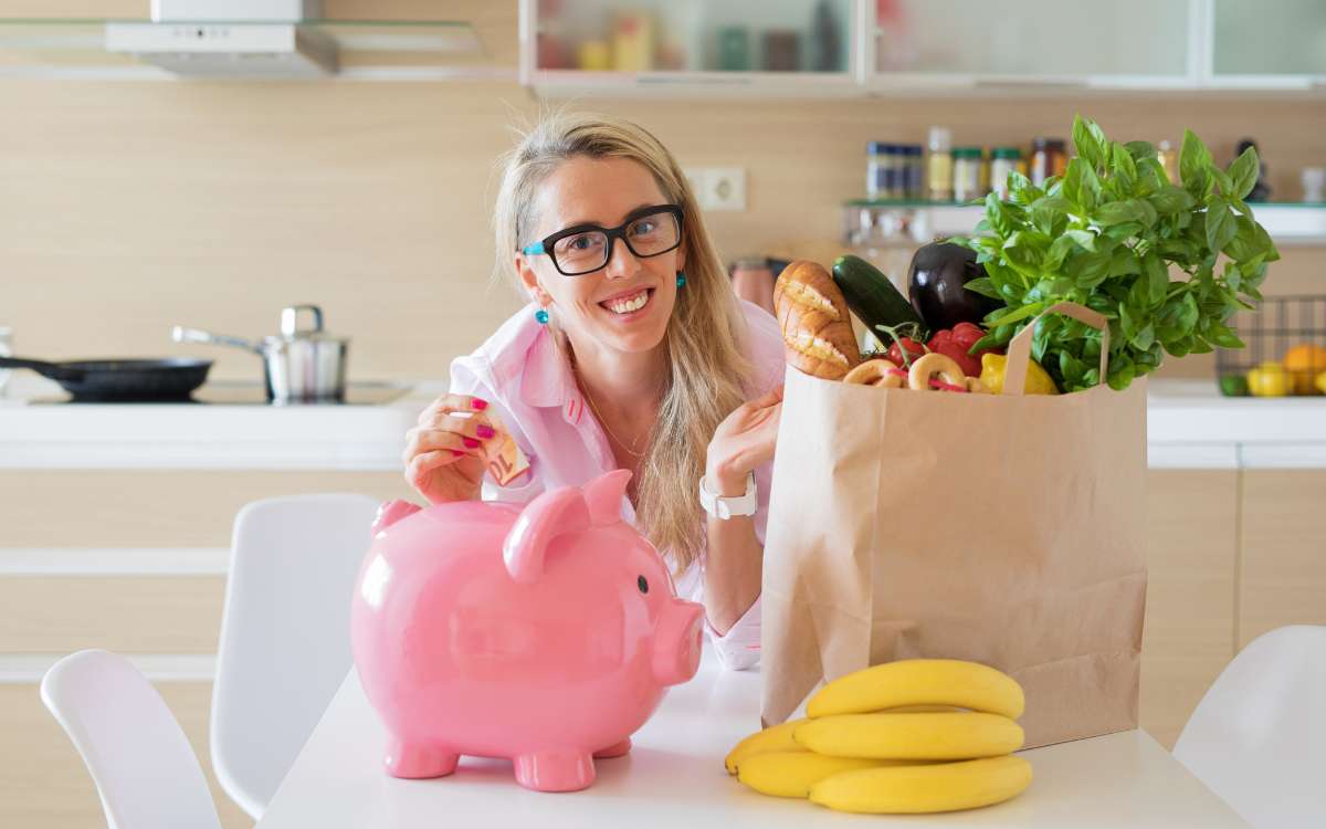 Ways to Save Money on Groceries in New Zealand Featured Image